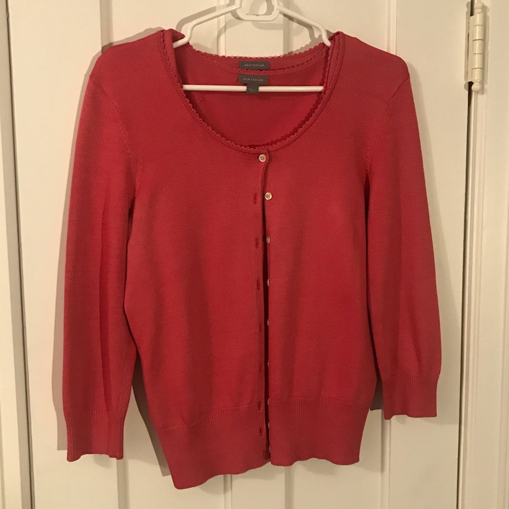 Pink 3/4 sweater set.